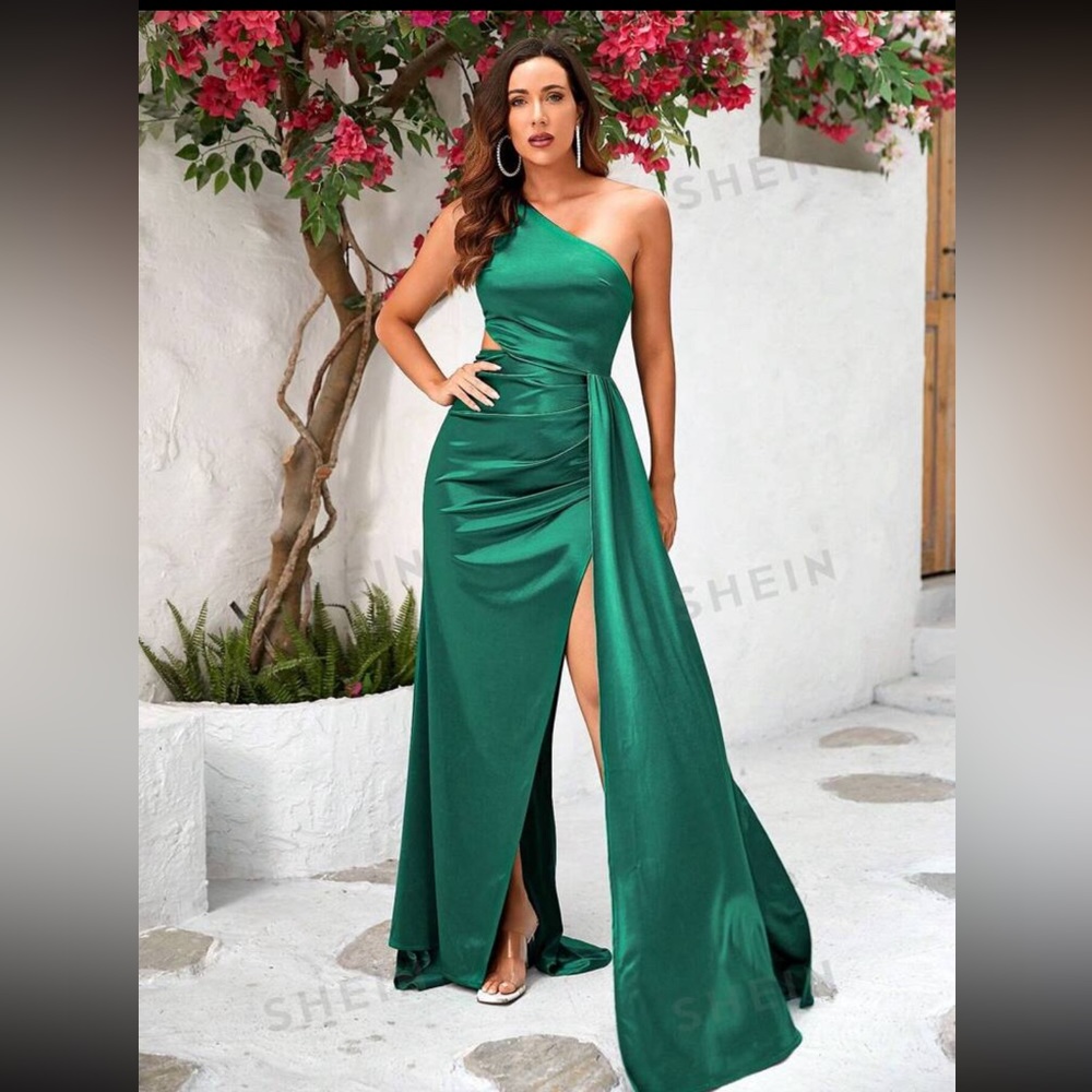 Emerald green one shoulder gown
